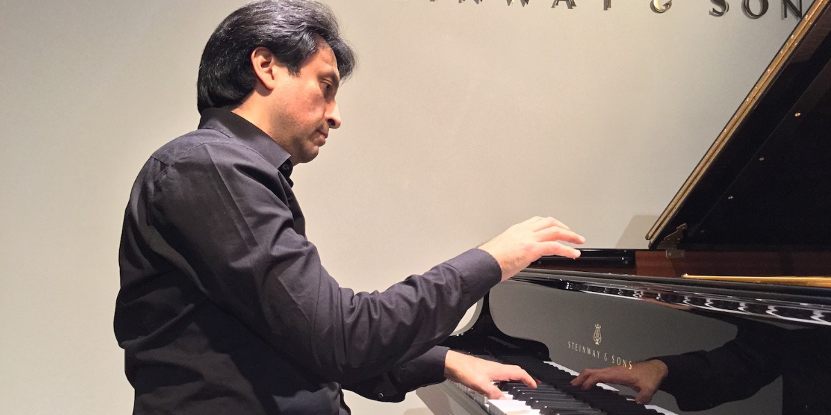 Boris Cepeda am Klavier