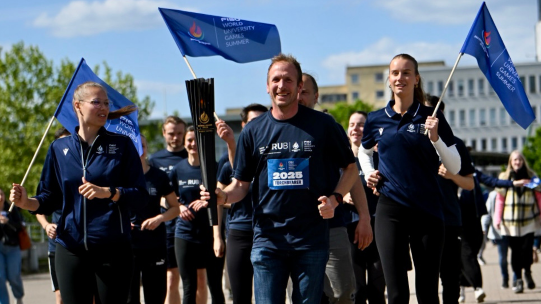 Fackellauf zu FISU World University Games RUB an der Ruhr-Universität Bochum