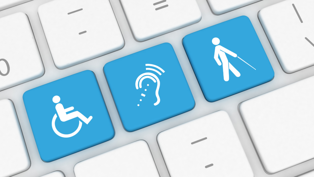Tastatur mit drei besonderen Tasten, die auf den Global Accessibility Awareness Day aufmerksam machen