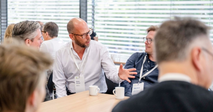 Markus Deimann diskutiert auf der Learning AID
