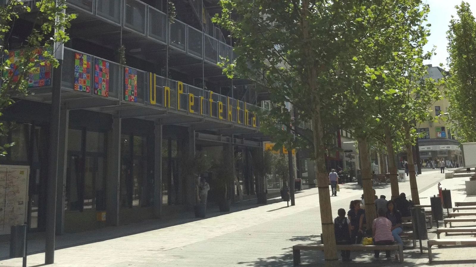 Unperfekthaus von außen