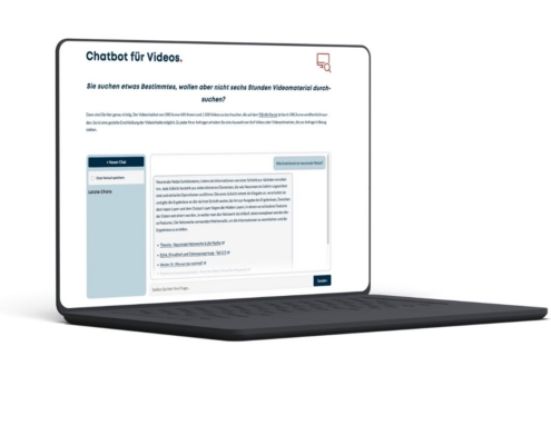 Screenshot der Video-Chatbot-Seite auf einer grafischen Darstellung eines Laptops