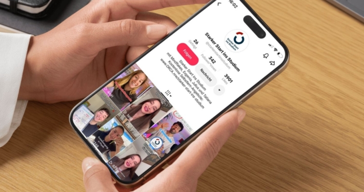 TikTok-Kanal von ORCA.nrw auf einem Smartphone