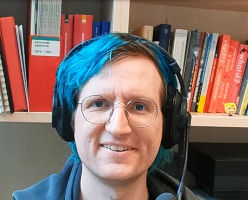 Prof. Paaßen an seinem Schreibtisch